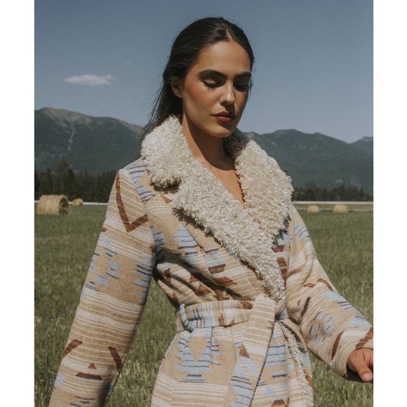 Idyllwind Women's Lynn Southwestern Print Fur Collar Shacket XS - Picture 1 of 8